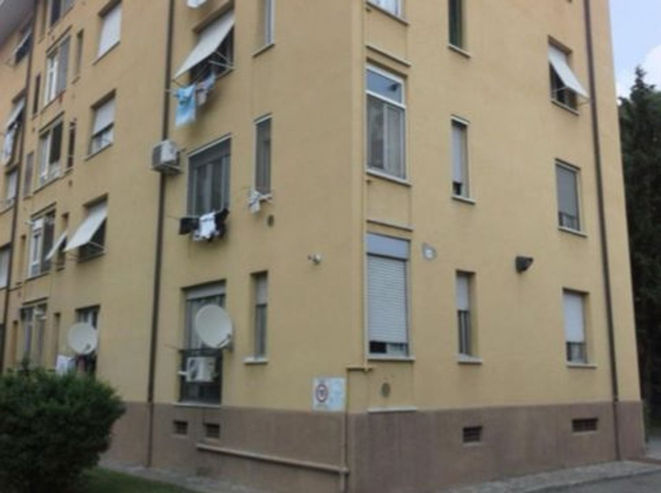 3 rooms Apartment in Milan, Italy No. 246804