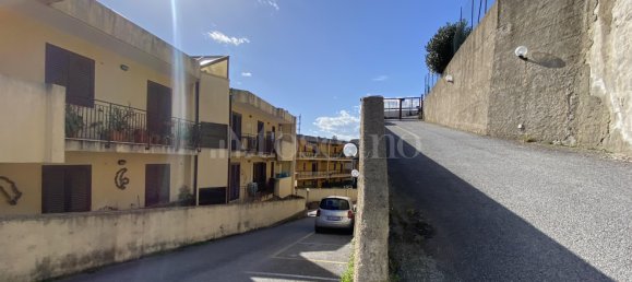 5 rooms Apartment in Messina, Italy No. 48343 3