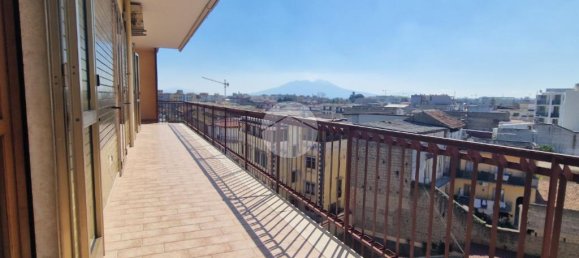 4 bedrooms Apartment in Frattamaggiore, Italy No. 52498 8