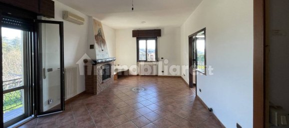 Villa de 2 dormitorios en Castana, Italy No. 112562 9
