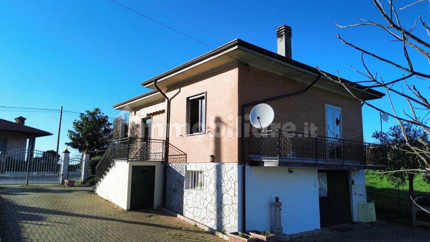 Villa de 2 dormitorios en Castana, Italy No. 112562