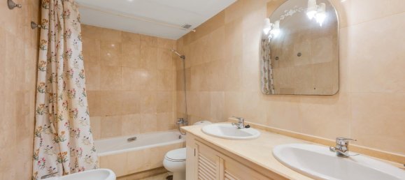 3 bedrooms Apartment in Marbella, Spain No. 135735 5