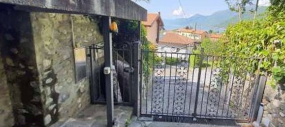 Villa de 5 divisões em Maccagno con Pino e Veddasca, Italy N.º 11833 10