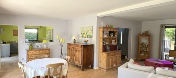 5 bedrooms House in Val-d'Oise, France No. 359570 6