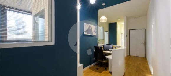 6 rooms Apartment in Reggio Emilia, Italy No. 71796 4