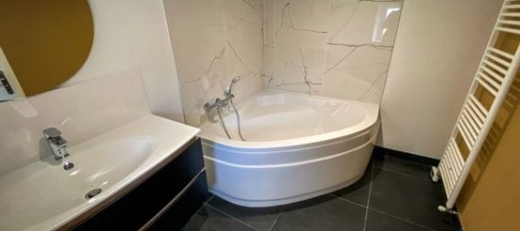 4 bedrooms House in Laval, France No. 311444 8