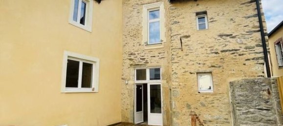 4 bedrooms House in Laval, France No. 311444 12