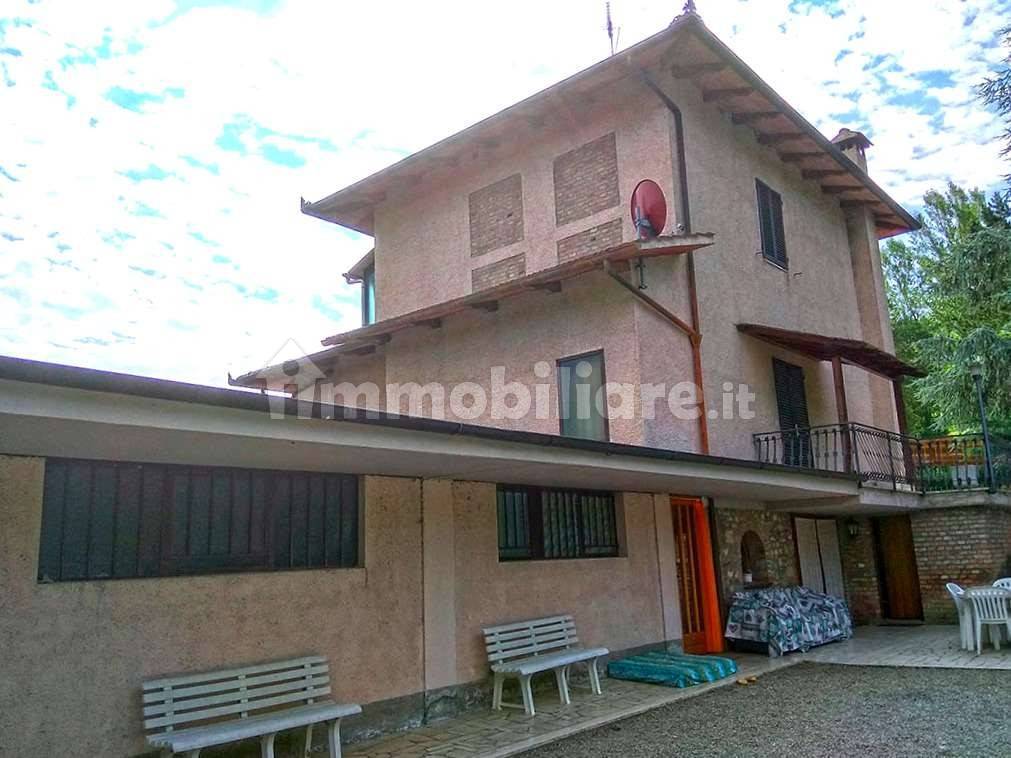 Villa de 3 dormitorios en Poggibonsi, Italy No. 338241