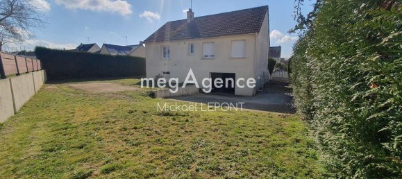 3 bedrooms House in Bonchamp-les-Laval, France No. 98534 2