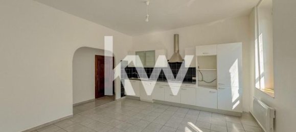 2 bedrooms Apartment in Saint-Gilles, France No. 280196 4