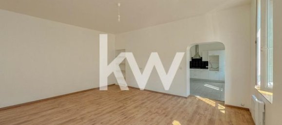 2 bedrooms Apartment in Saint-Gilles, France No. 280196 3