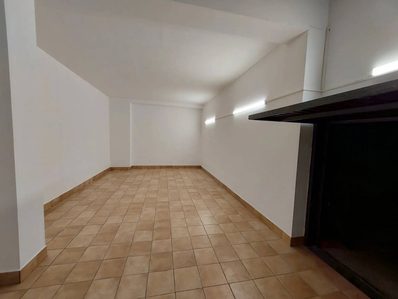 55m² Garage in Catania, Italy No. 150691