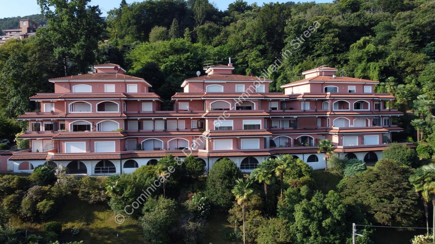 Apartamento de 3 habitaciónes en Stresa, Italy No. 71597