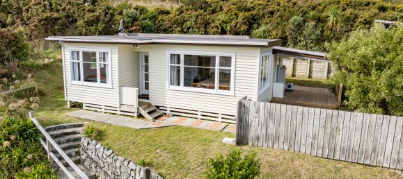 2 Schlafzimmer Haus in Titahi Bay, New Zealand, Nr. 73 3