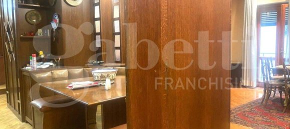 2 bedrooms Apartment in Rome, Italy No. 142774 3