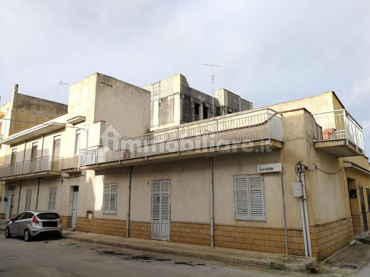 Дом с 3 спальнями в Кастельветрано, Италия № 153174