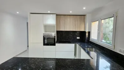 Apartamento de 3 dormitorios en Palamós, Spain No. 201708