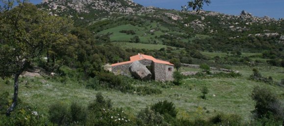 80000m² Land in Luras, Italy No. 255600 3