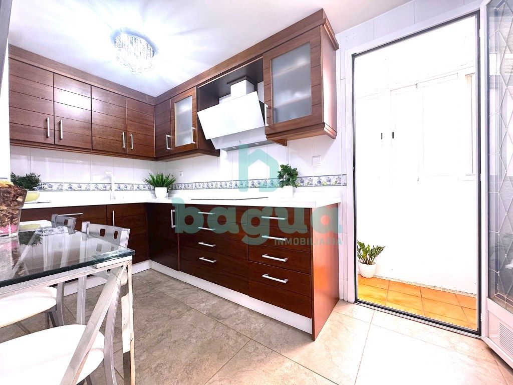 Apartamento de 3 dormitorios en Almendralejo, Spain No. 163226