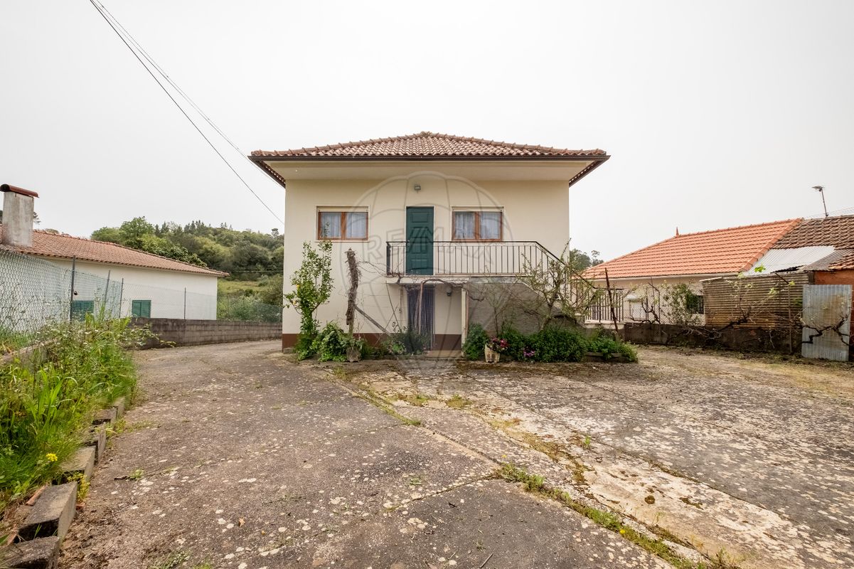 Casa de 4 dormitorios en Tomar, Portugal No. 23921