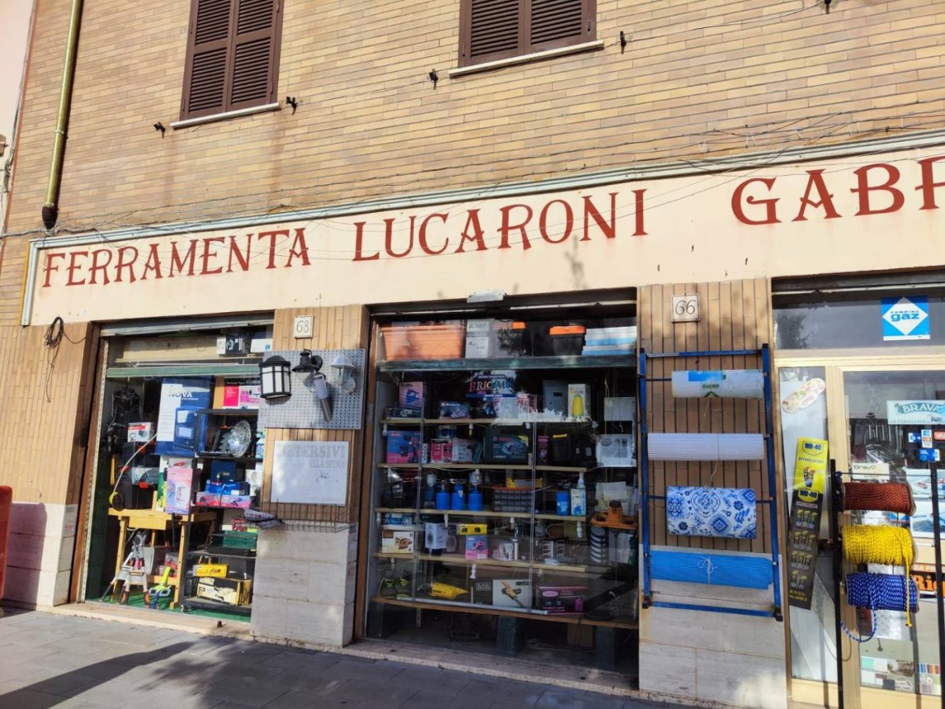 1 room Commercial property in Fiumicino, Italy No. 118056