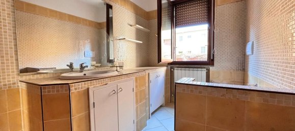 4 غرف نوم شقة في Arezzo, Italy رقم 322496 8