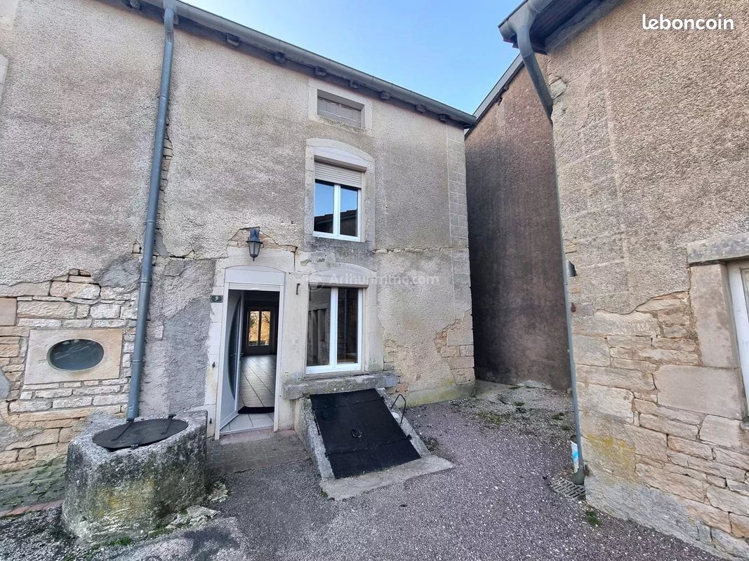 3 bedrooms House in Chalvraines, France No. 210120