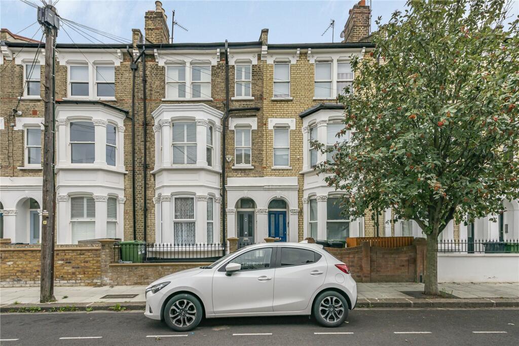 2 bedrooms Maisonette in London, United Kingdom No. 12700