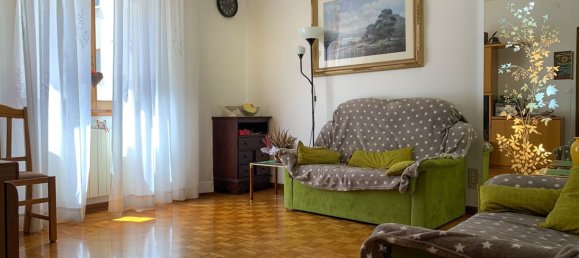 3 rooms Apartment in Trieste, Italy No. 297464 3