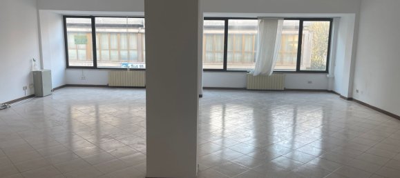 Oficina en Cascina, Italy 100 m² No. 206789 3