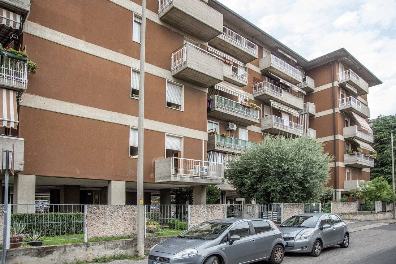3 bedrooms Apartment in Verona, Italy No. 289525