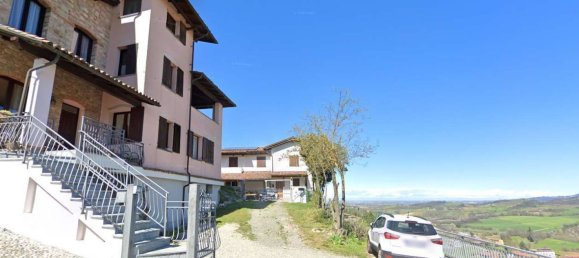 5 rooms Apartment in Sarezzano, Italy No. 209401 3