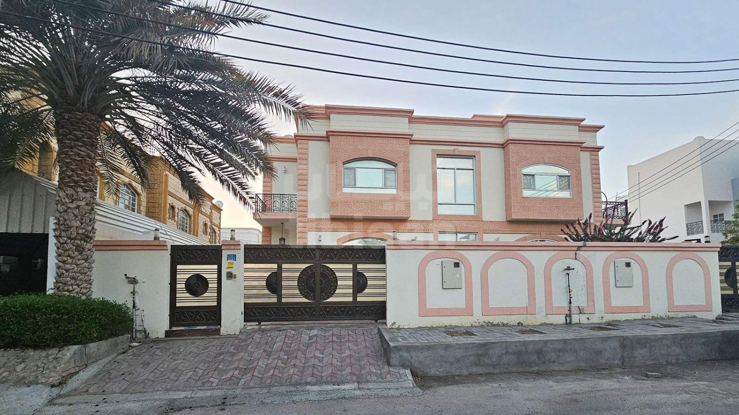 5 bedrooms Property in As Sib, Oman No. 503