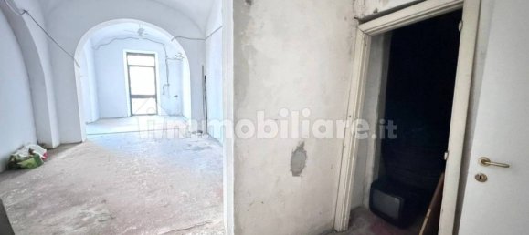 Коммерческая недвижимость с 4 комнатами в Рим, Италия № 152872 11