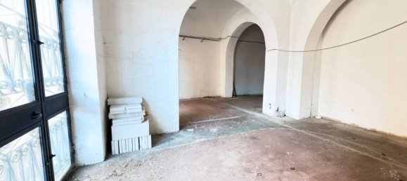 Коммерческая недвижимость с 4 комнатами в Рим, Италия № 152872 9