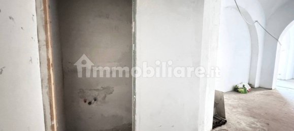 Коммерческая недвижимость с 4 комнатами в Рим, Италия № 152872 10