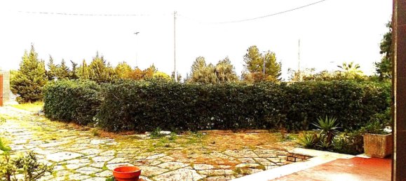 Дом с 4 комнатами в Лечче, Италия № 200432 11