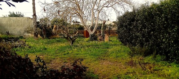 Дом с 4 комнатами в Лечче, Италия № 200432 2