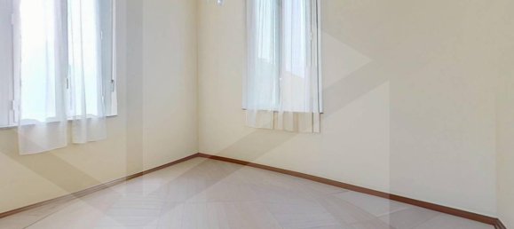 3غرفة شقة في Monza, Italy رقم 29967 78