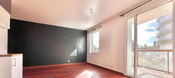 Квартира с 1 спальней в Исси-ле-Мулино, Франция № 311387 2