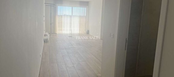 3 bedrooms Apartment in Gudja, Malta No. 8126 2