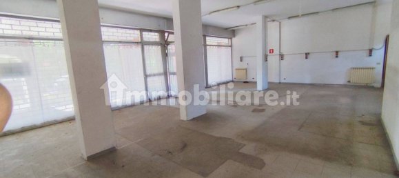2-salle Propriété commerciale à Seregno, Italy No. 285766 3