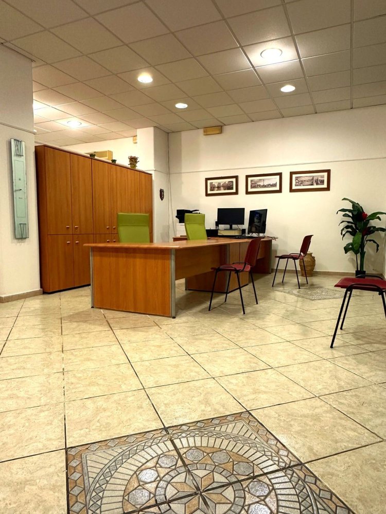 130m² Commercial property in Cagliari, Italy No. 257238