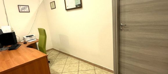 130m² Commercial property in Cagliari, Italy No. 257238 11