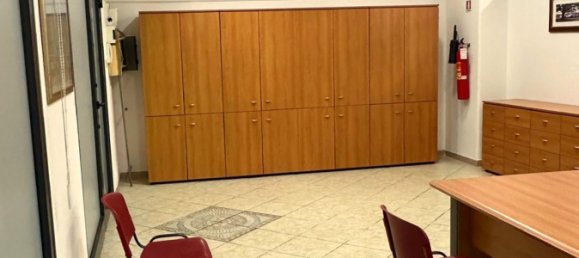 130m² Commercial property in Cagliari, Italy No. 257238 4