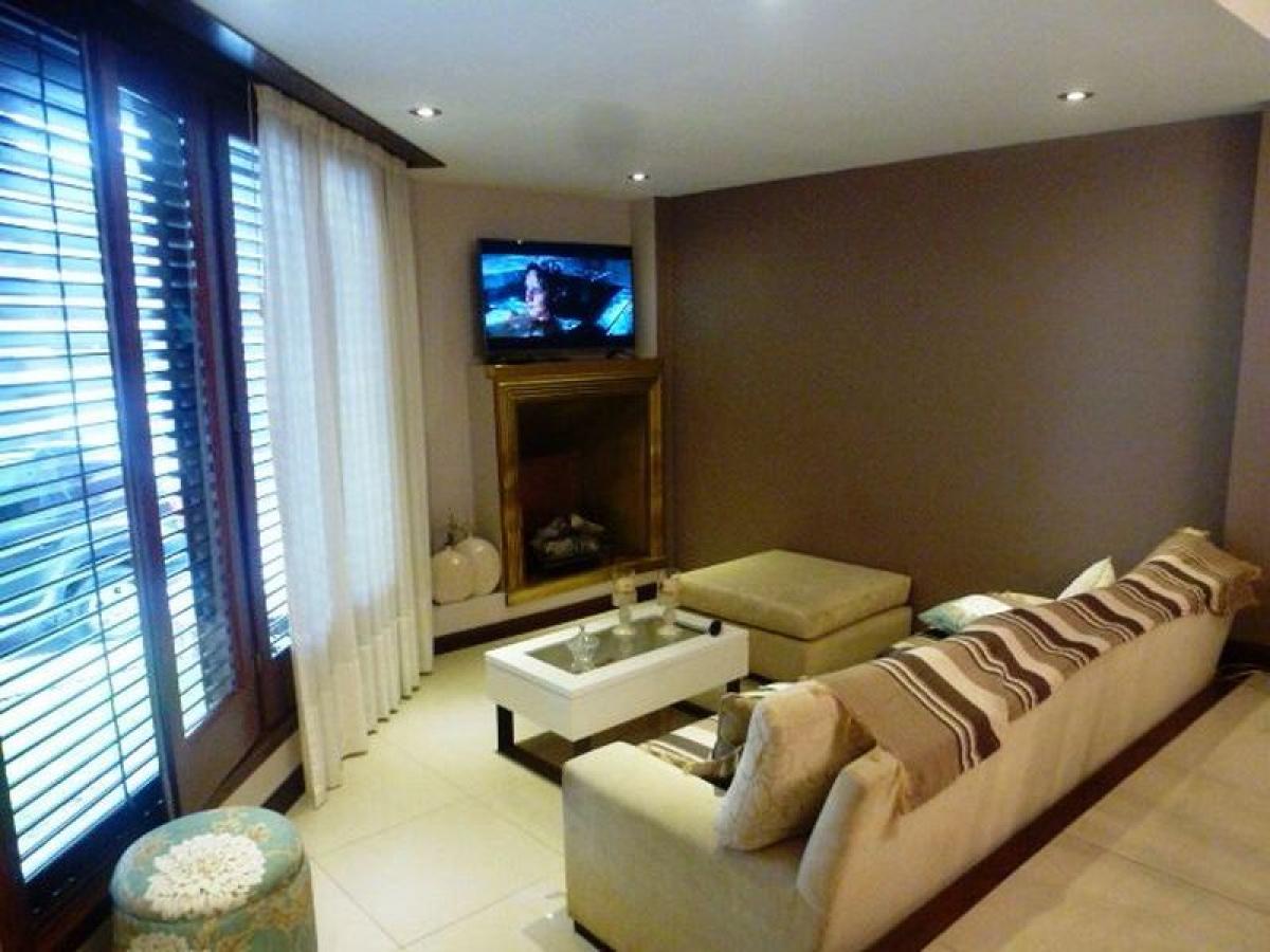 3 bedrooms Apartment in Mar del Plata, Argentina No. 101377