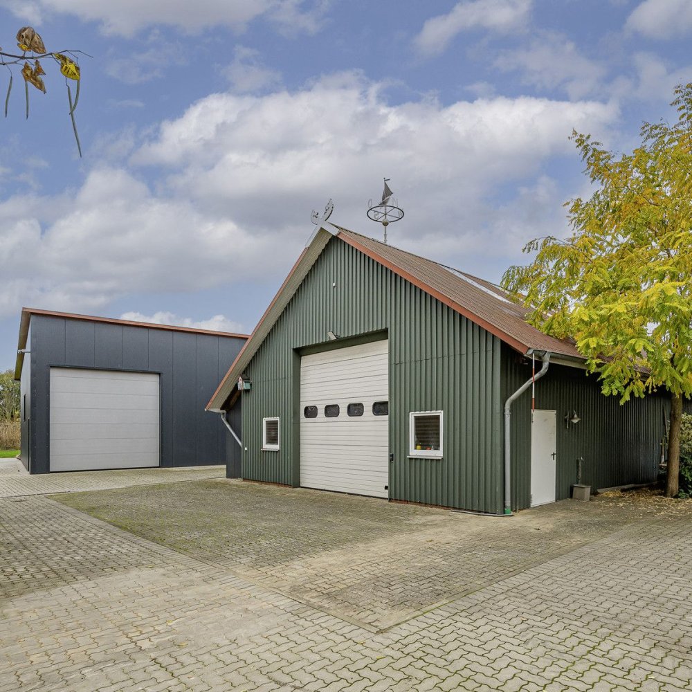 Entrepôt à Luneburg, Germany 259m² No. 154611