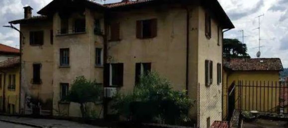 3غرفة شقة في Erba, Italy رقم 230011 2