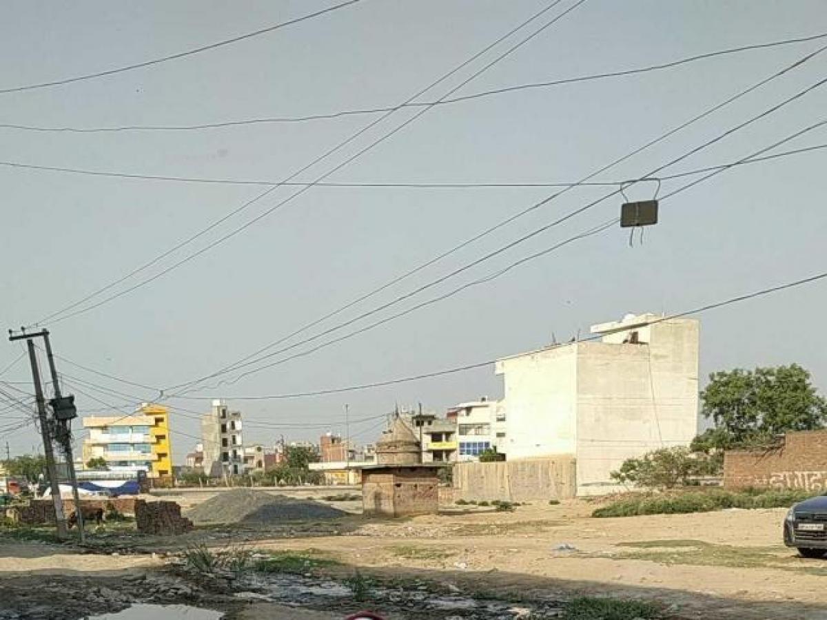 2 bedrooms House in Ghaziabad, India No. 27732