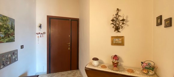 4 rooms Apartment in Bari, Italy No. 276628 2